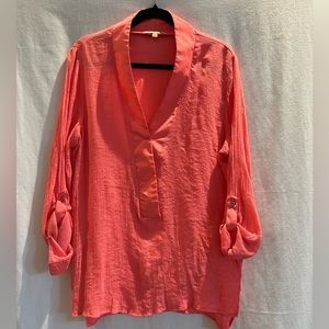 GIBSON & LATIMER Coral tunic blouse, camp sleeves, satin v-neck detail. Size XL.